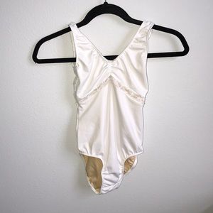 white Class In leotard (yumiko)